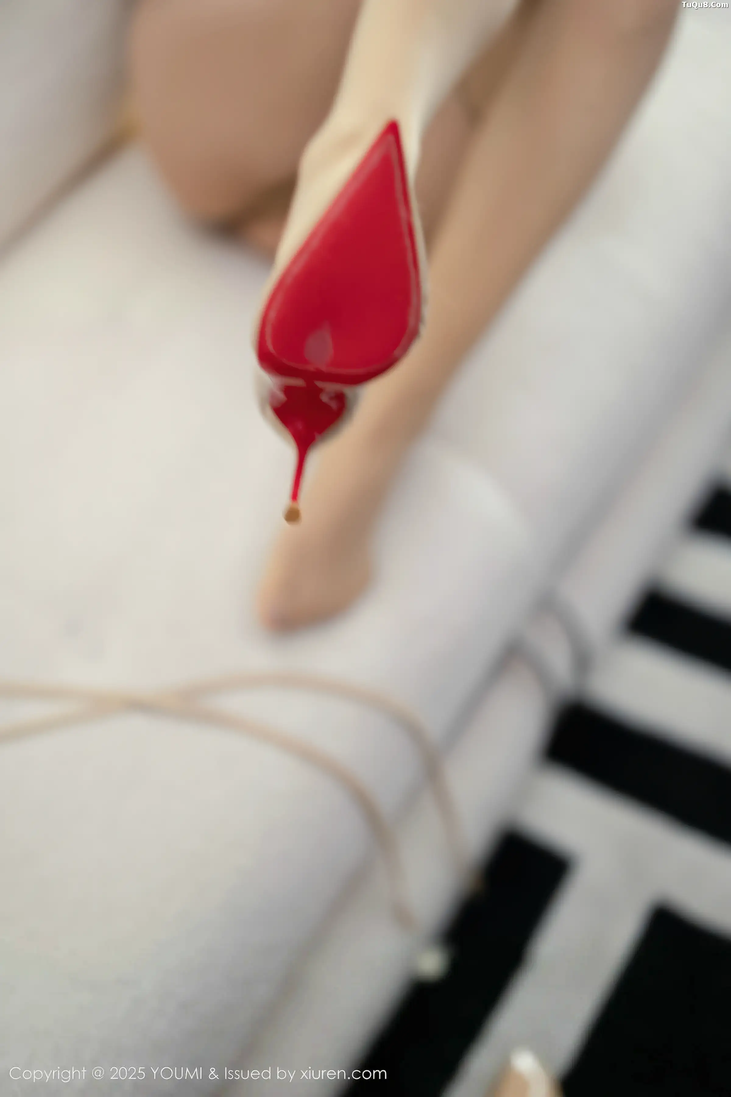 秀人集.com_[YouMi尤蜜荟]Vol.1191_模特Twins-桃桃性感浅色连衣短裙配超薄肉丝秀完美身材诱惑写真72P