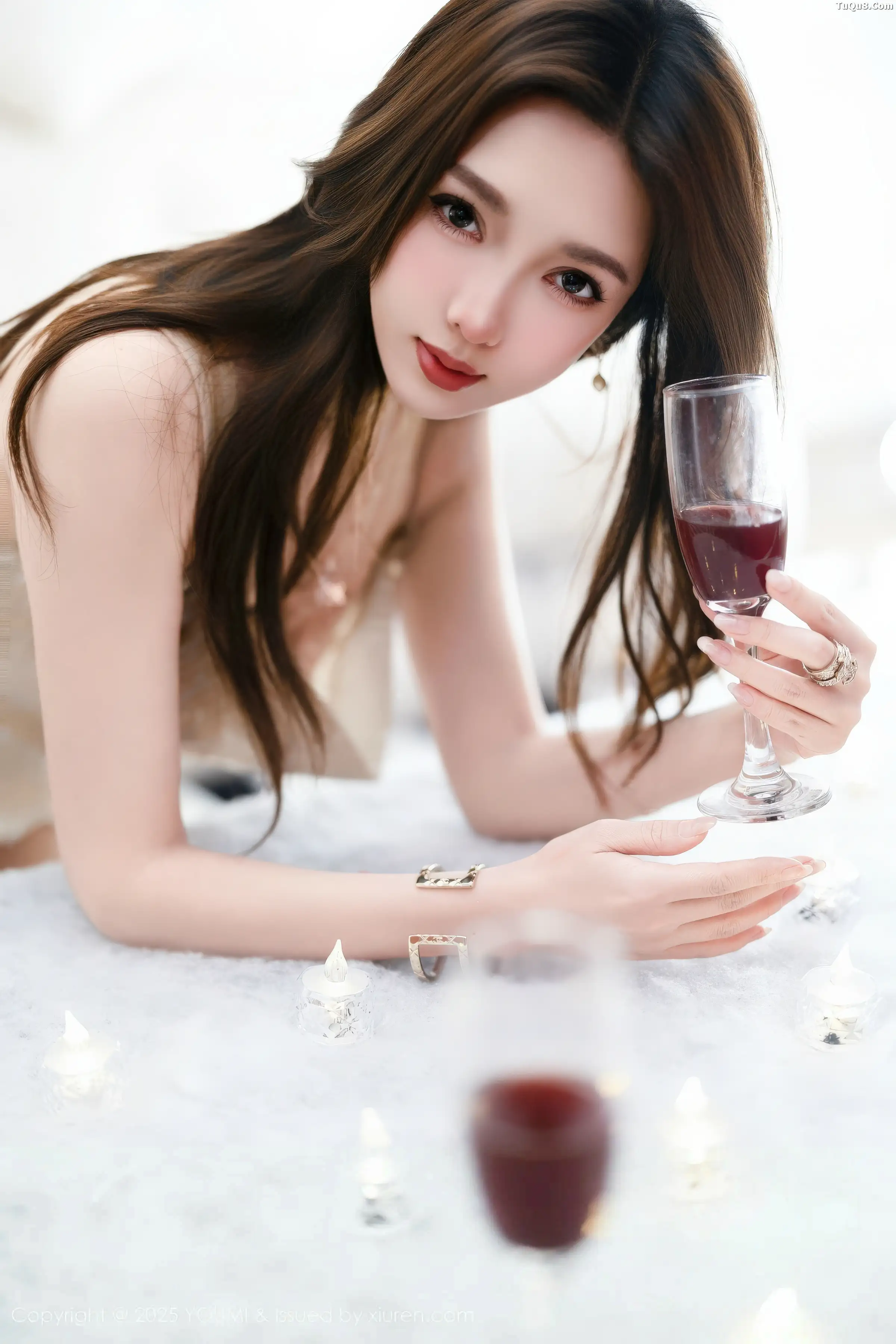 秀人集.com_[YouMi尤蜜荟]Vol.1191_模特Twins-桃桃性感浅色连衣短裙配超薄肉丝秀完美身材诱惑写真72P