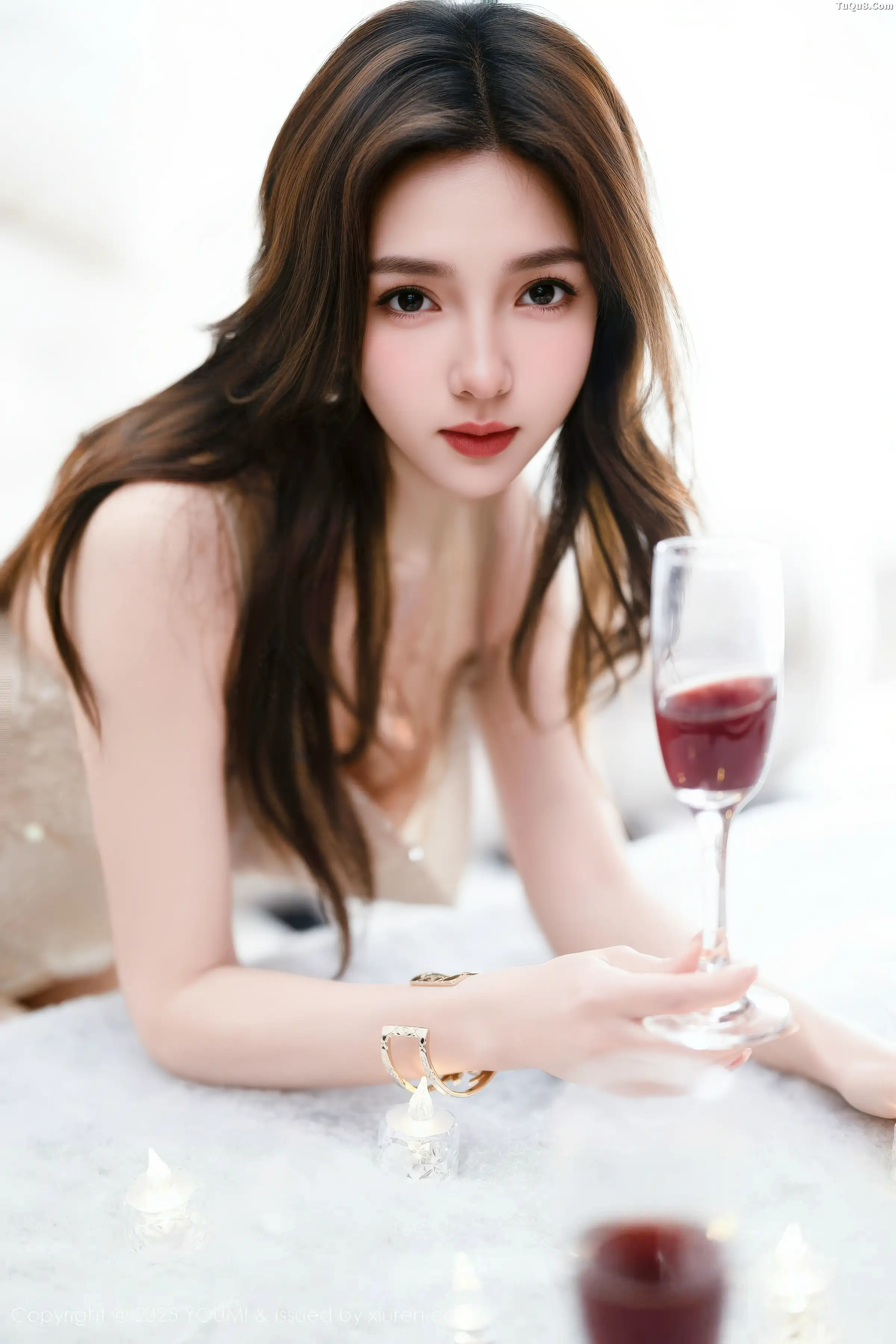 秀人集.com_[YouMi尤蜜荟]Vol.1191_模特Twins-桃桃性感浅色连衣短裙配超薄肉丝秀完美身材诱惑写真72P