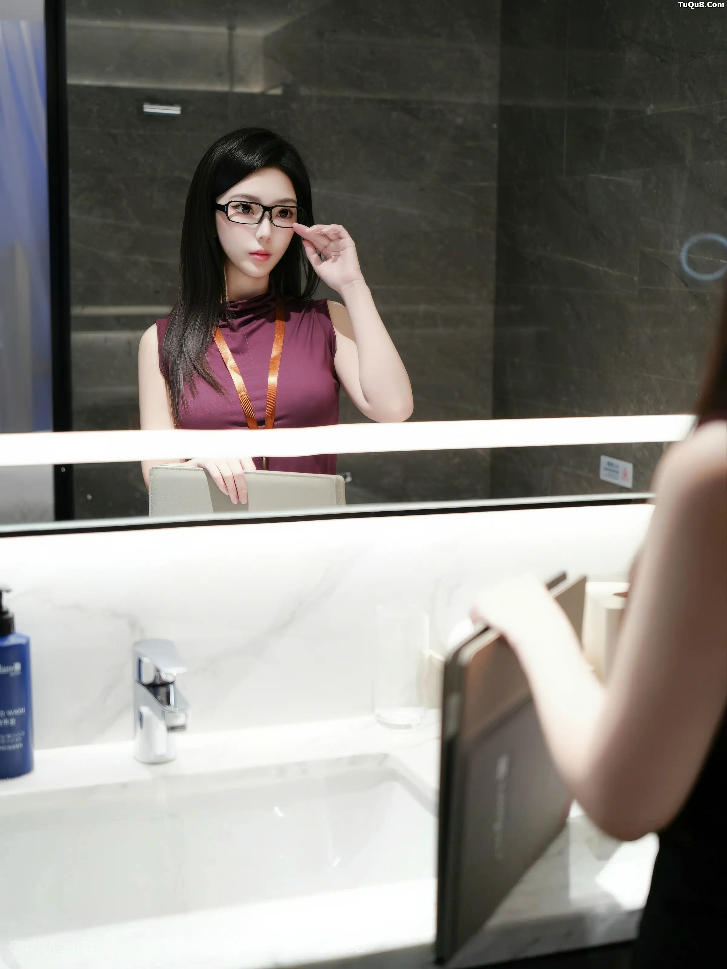 秀人集.com_[XiuRen秀人网]No.11135_模特烧烧小桃性感OL服饰黑短裙配超薄黑丝秀曼妙身姿诱惑写真68P